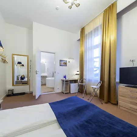 Hotell Aquamarine 2*